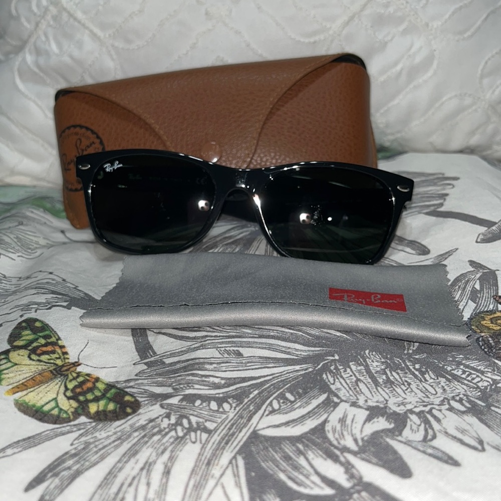 Ray ban wayfarer sunglasses